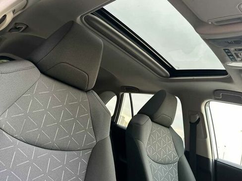 Used 2022 Toyota RAV4 XLE image 20