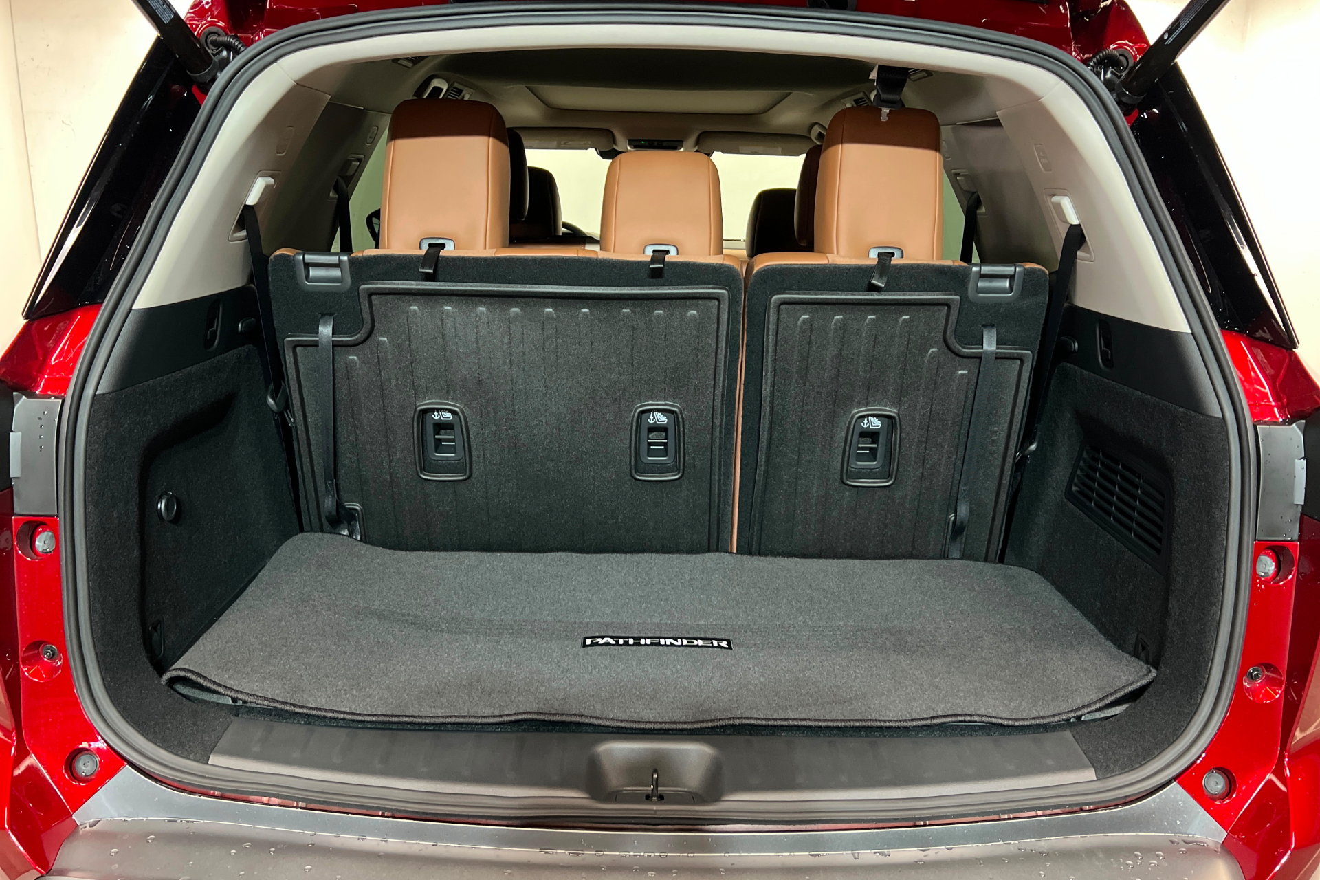 New 2026 Nissan Pathfinder Platinum w/ Cargo Package AWD/4WD image 23
