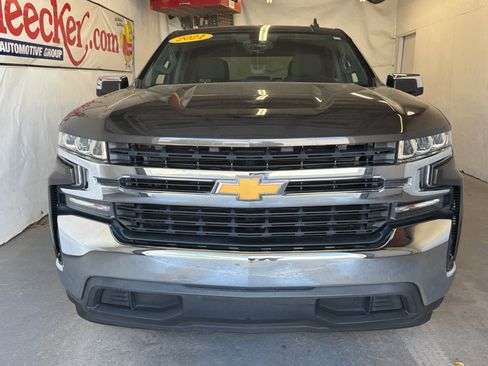 Used 2021 Chevrolet Silverado 1500 LT RWD image 3