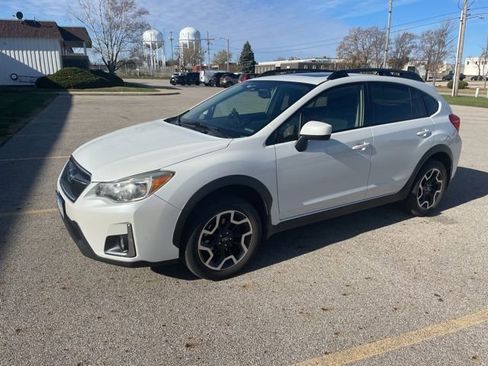 Used 2016 Subaru Crosstrek 2.0i Premium w/ Moonroof Package image 2