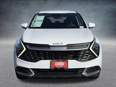 Used 2025 Kia Sportage LX image 9