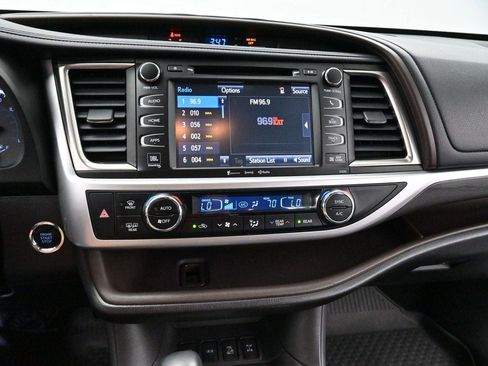 Used 2019 Toyota Highlander Limited AWD/4WD image 23
