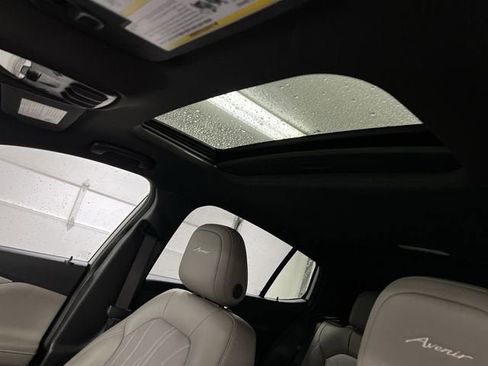 Certified 2024 Buick Envista Avenir image 18