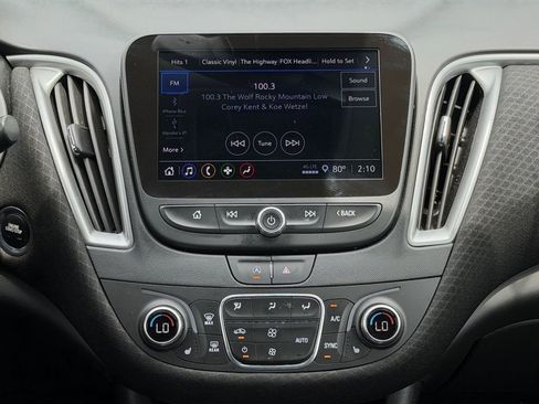 Used 2025 Chevrolet Malibu LT FWD image 16