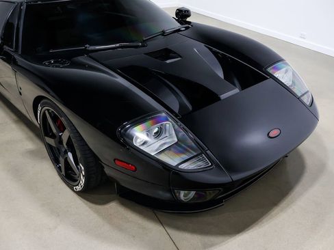 Used 2006 Ford GT RWD image 93