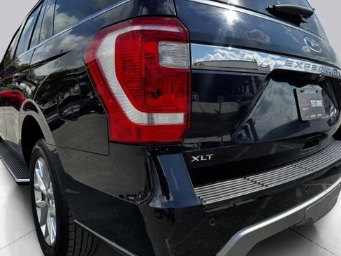 Used 2021 Ford Expedition XLT image 14