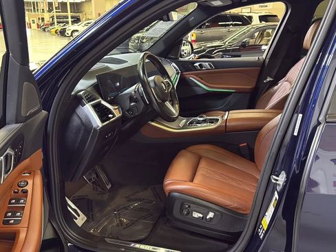 Used 2024 BMW X5 M60i AWD/4WD image 16