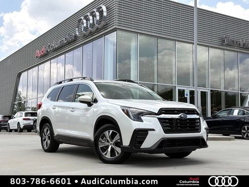 Used 2025 Subaru Ascent Premium AWD/4WD image 2
