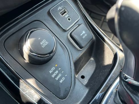 Used 2021 Jeep Compass Limited AWD/4WD image 26