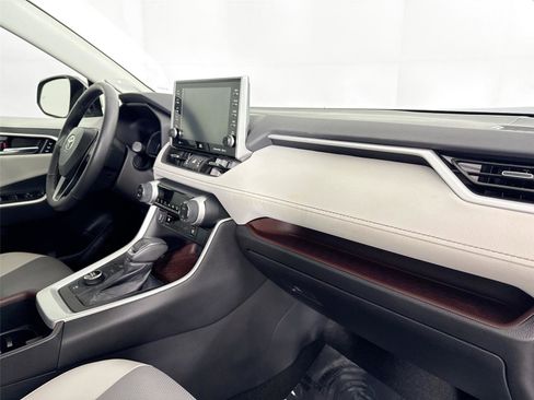 Certified 2022 Toyota RAV4 Limited image 60