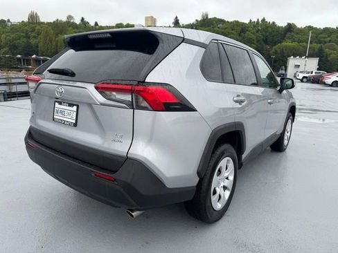 Used 2024 Toyota RAV4 LE AWD/4WD image 3