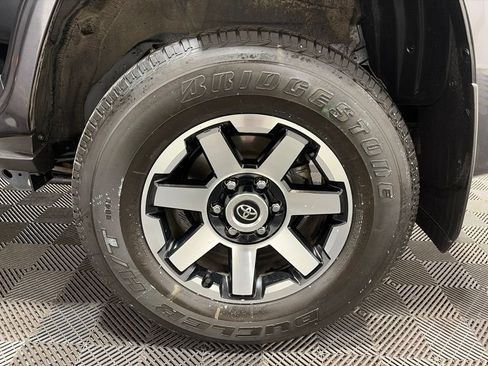Used 2023 Toyota 4Runner TRD Off-Road Premium w/ Moonroof Package AWD/4WD image 32