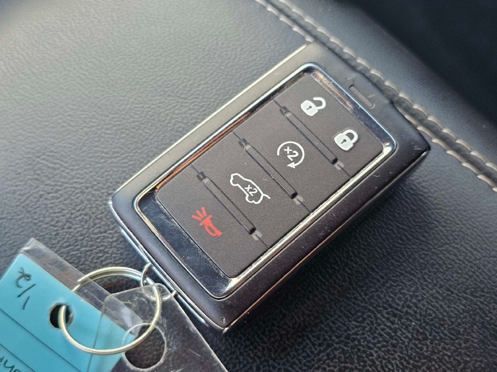 Used 2025 Jeep Grand Cherokee Altitude AWD/4WD image 29
