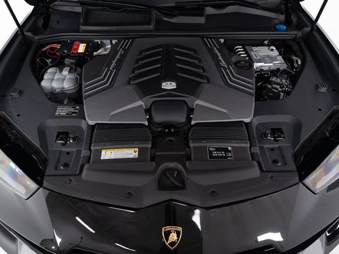 Used 2023 Lamborghini Urus S image 46