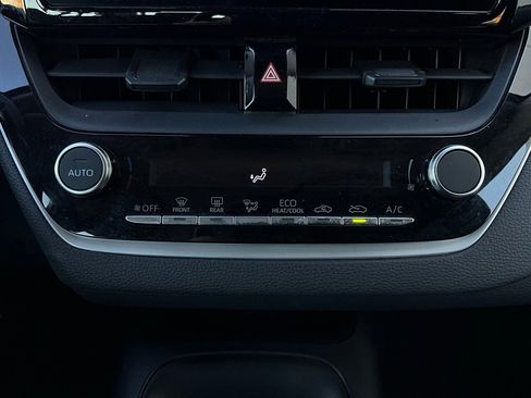 Used 2025 Toyota Corolla LE image 25