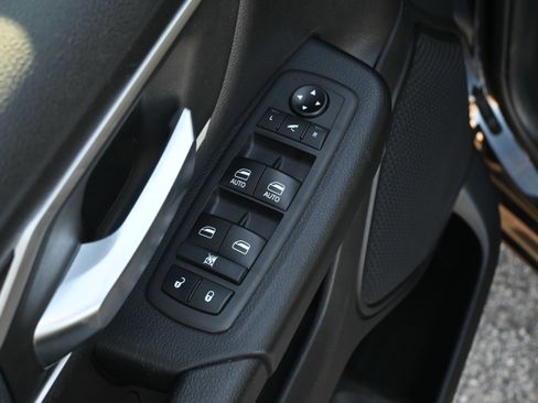 Used 2021 RAM 1500 Big Horn image 28