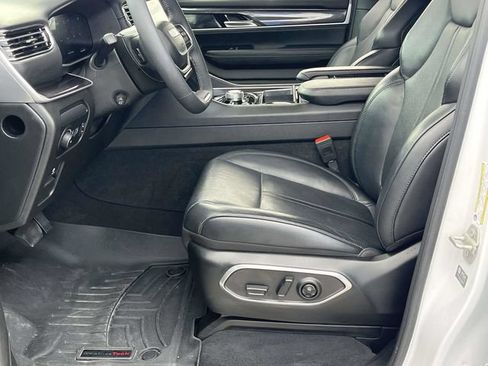 Used 2024 Jeep Wagoneer L 4WD image 13