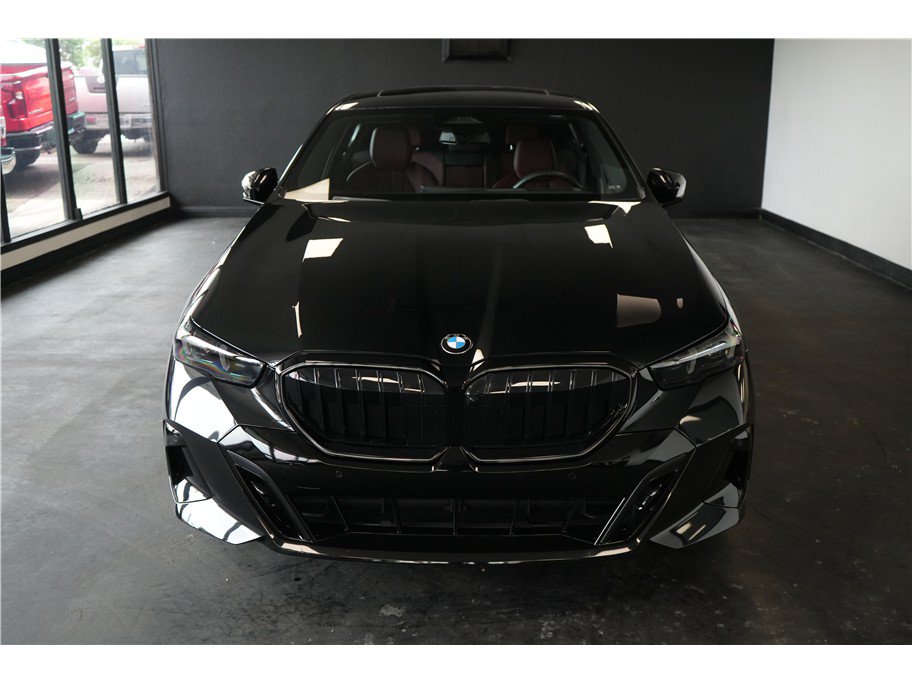 Used 2025 BMW 530i w/ M Sport Package RWD image 2