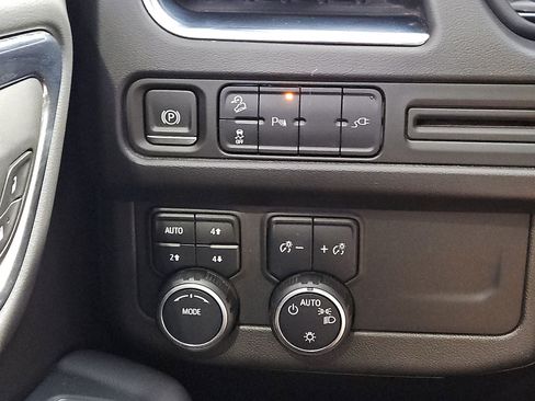 Used 2021 Chevrolet Tahoe Z71 AWD/4WD image 19