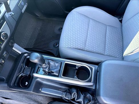 Used 2021 Toyota Tacoma SR5 w/ Technology Package AWD/4WD image 19