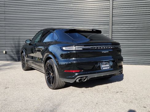 Certified 2024 Porsche Cayenne Coupe image 5
