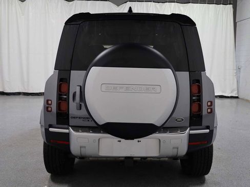 Used 2020 Land Rover Defender 110 SE image 7