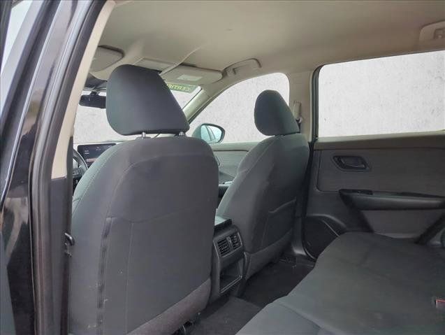 Used 2023 Nissan Rogue S FWD image 15
