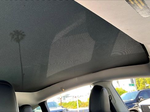 Used 2023 Tesla Model Y Long Range image 13