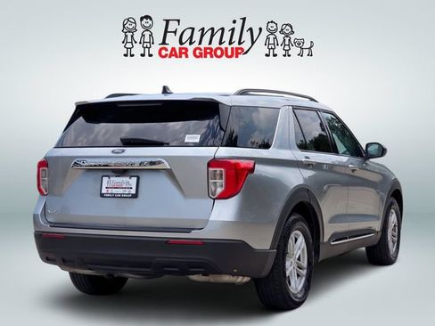 Used 2024 Ford Explorer XLT RWD image 4