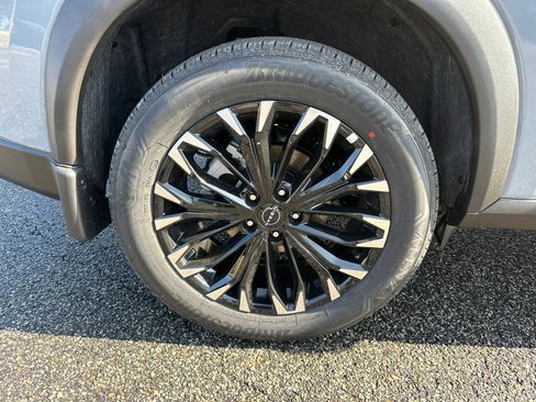 New 2026 Nissan Rogue SV image 17