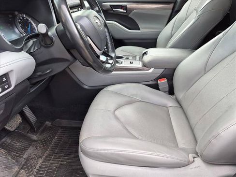 Used 2022 Toyota Highlander Limited AWD/4WD image 15