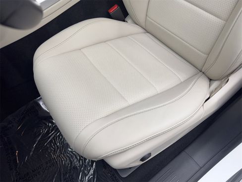 Used 2024 Mercedes-Benz GLE 350 4MATIC image 28