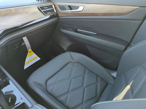 New 2026 Volkswagen Atlas SE image 25