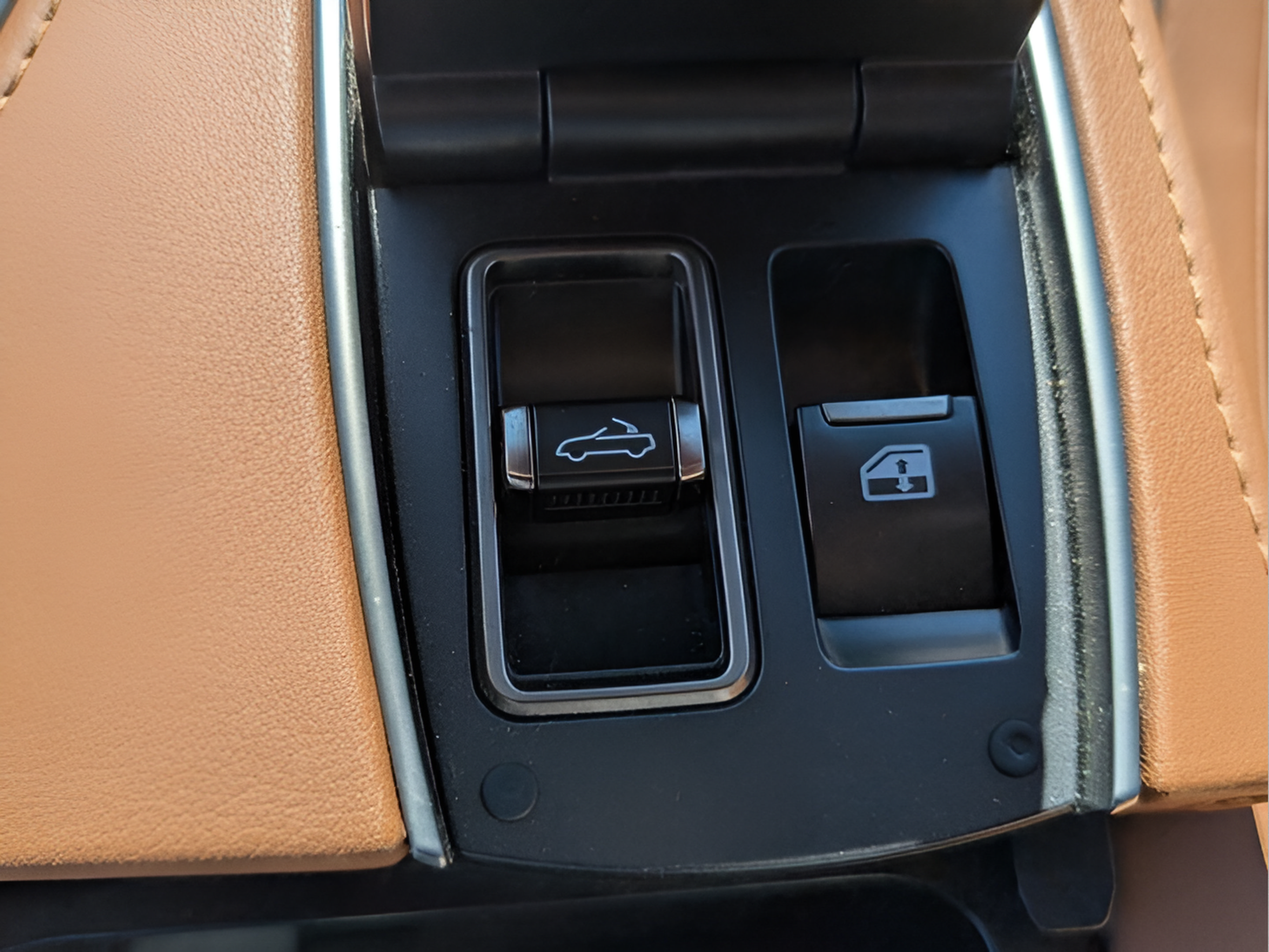 Used 2022 Lexus LC 500 Convertible w/ Touring Package RWD image 22