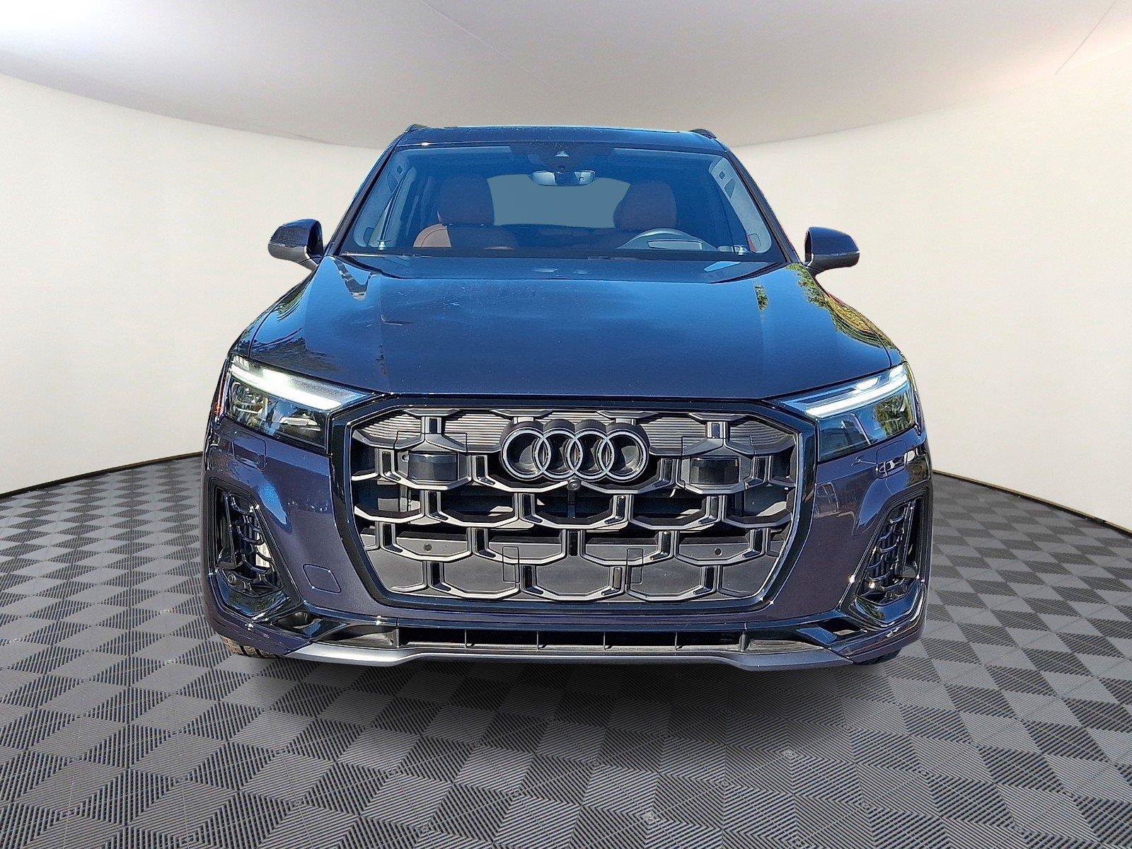 Used 2026 Audi Q7 3.0T Prestige w/ Prestige Package AWD/4WD image 2