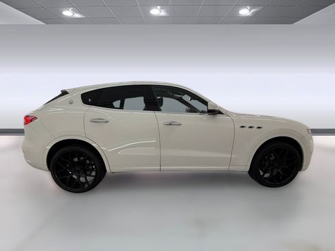 Used 2019 Maserati Levante image 7