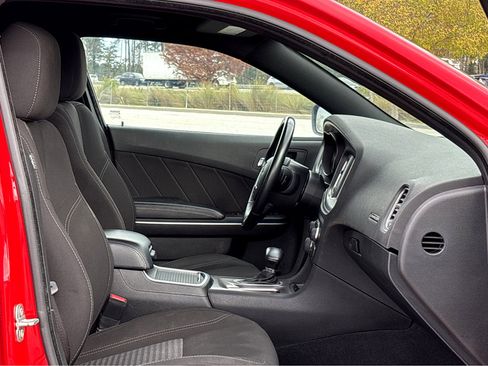 Used 2023 Dodge Charger SXT image 9