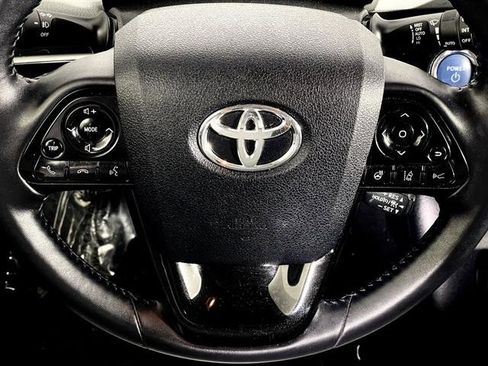 Used 2020 Toyota Prius XLE w/ Advanced Technology Package image 12