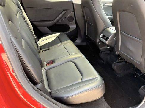 Used 2024 Tesla Model Y 2WD image 7