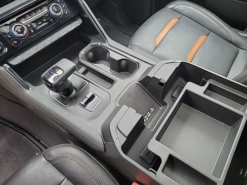 Used 2023 GMC Sierra 1500 AT4 w/ Technology Package image 9