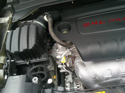 Used 2016 Jeep Renegade Limited w/ Safety & Security Group image 45