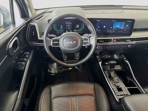 Used 2024 Kia Sorento S image 17