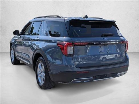 Used 2025 Ford Explorer Active w/ Active Comfort Package RWD image 7