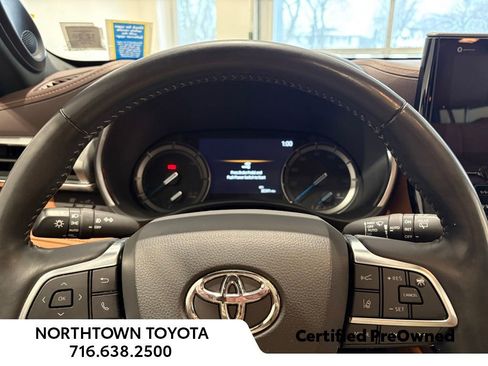 Used 2020 Toyota Highlander Platinum image 25