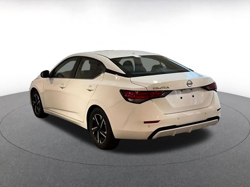 Used 2025 Nissan Sentra SV image 11