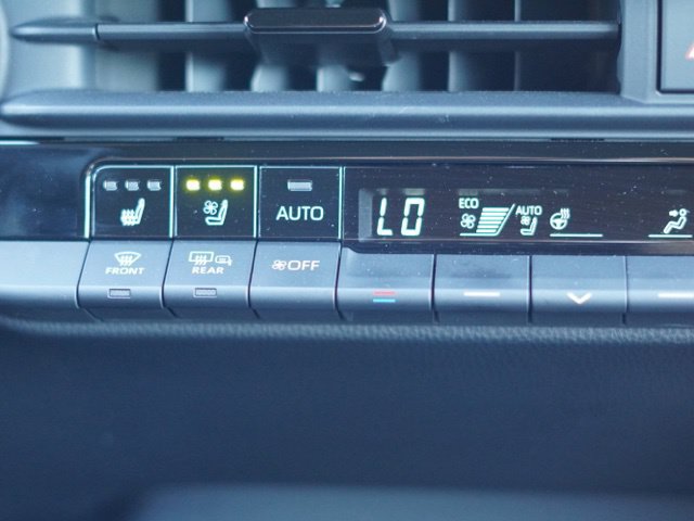 Certified 2026 Toyota Crown AWD/4WD image 29