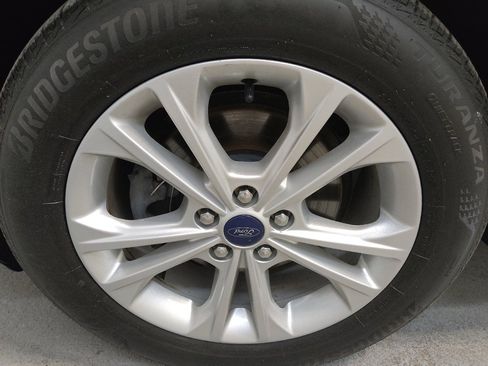 Used 2017 Ford Escape SE w/ Equipment Group 201A FWD image 31