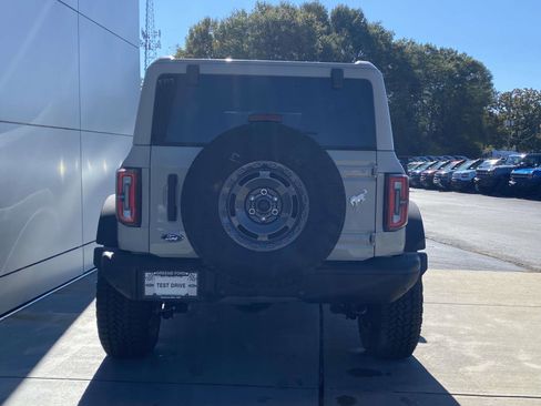 New 2025 Ford Bronco Badlands image 5