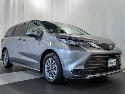 Used 2026 Toyota Sienna LE