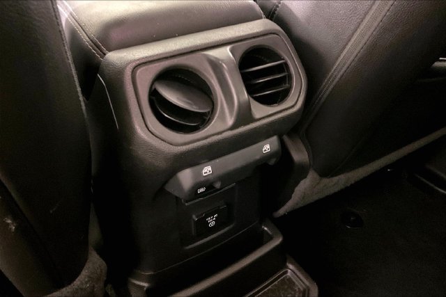Used 2023 Jeep Wrangler Unlimited Sahara AWD/4WD image 9